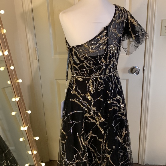Mac Duggal Black and Silver One-Shoulder Dress - Picture 12 of 14